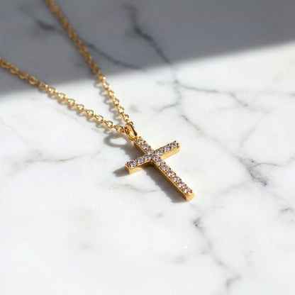 Halskette 375er Gold Kreuz mit Diamanten